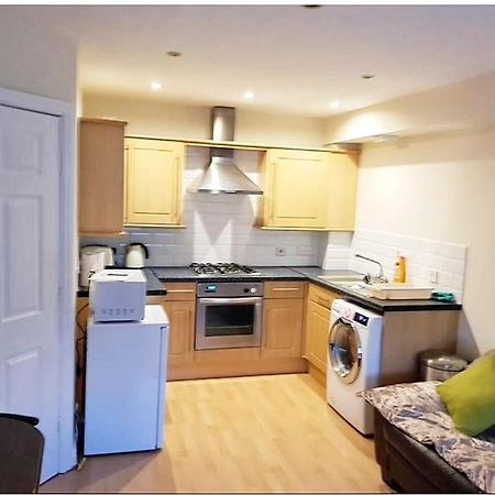 Pinfold Court Apartments Knowsley Ngoại thất bức ảnh