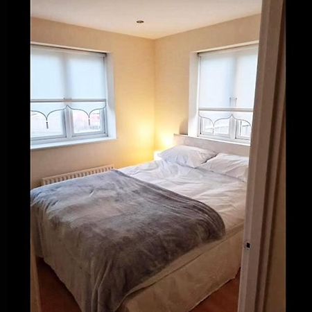 Pinfold Court Apartments Knowsley Ngoại thất bức ảnh