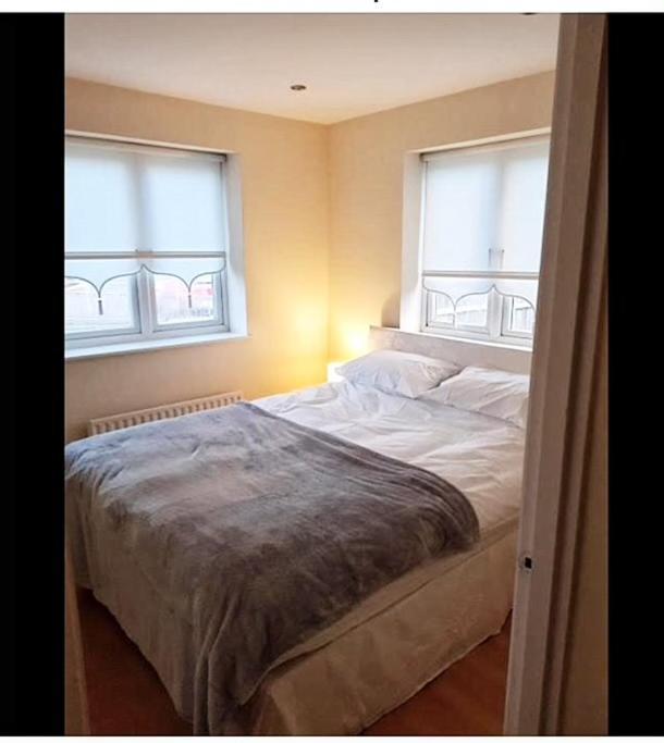 Pinfold Court Apartments Knowsley Ngoại thất bức ảnh